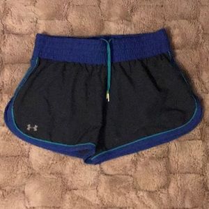 Under Armour like new semi-fitted Shorts sz Small